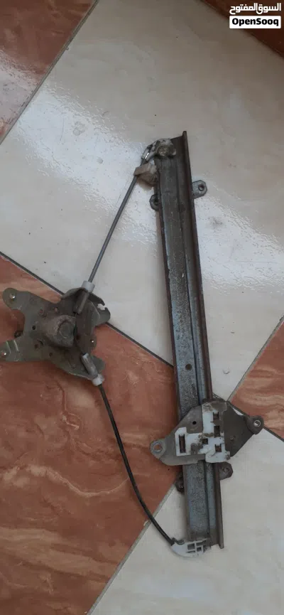 للبيع بالمحلة الكبري طقم ماكينة زجاج مانيوال (يدوي) عدد 4 ماكينة لزوم سيارة لانسر2001 المكواه. 3
