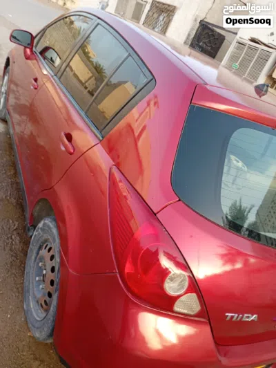 Nissan Tiida 3