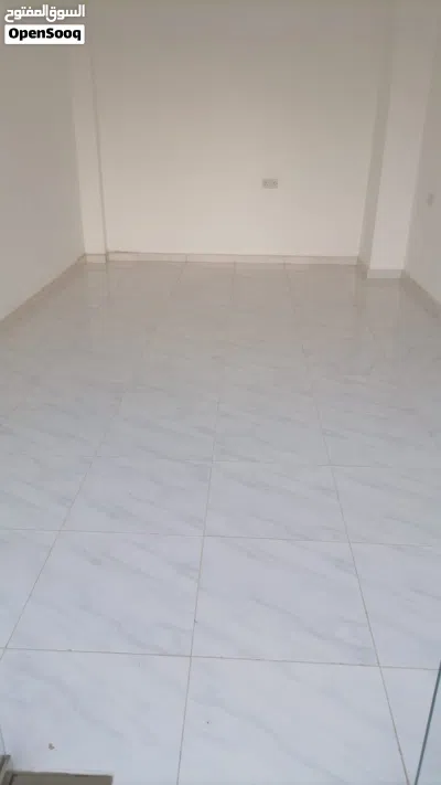 محل تجارية للإيجار العبيلة الجنوبية شارع النزهة بجنب فندق الفلك 4