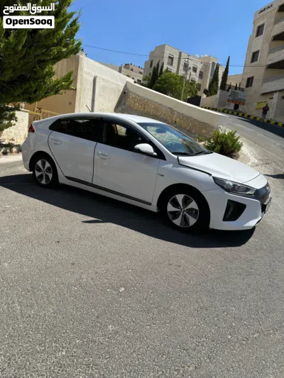 Hyundai Ioniq Standard 2
