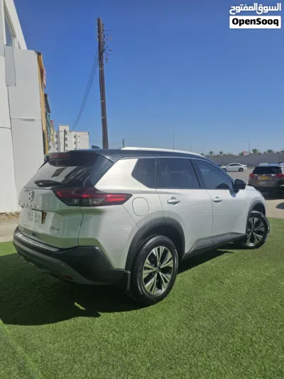 نيسان روج SV 4