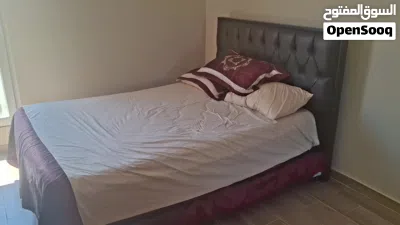 تخت غرفه نوم وفرشه وتوابعها 3