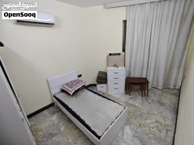 شقة طابق ثاني غرفتين وصاله في القادسيه 3