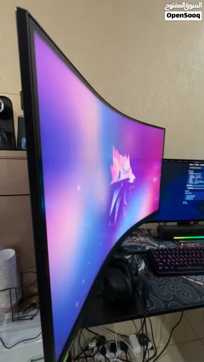 شاشة سامسونق G7 32 كيرڤ 4