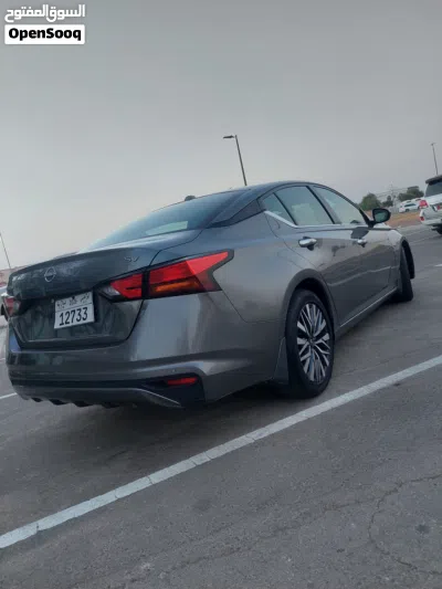 Nissan Altima SV 2