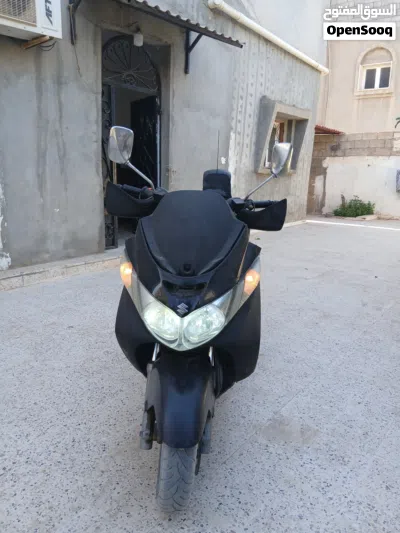 Suzuki Burgman 200 4