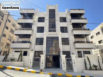 شقة ثالث و روف للبيع 200م ترس80م في اجمل مناطق ضاحية الرشيد قرب دوار اقراء مع حدائق واسعة . 2