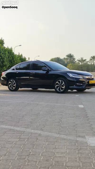 Honda Accord Touring 4