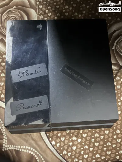 بلايستيشن 4 للبيع بسعر حرق بحالة الوكاله 3