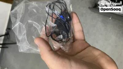 عندي ps4 سلم مع كامل اغراضه للبيع استعمال خفيف جدا للبيع ب 150 4