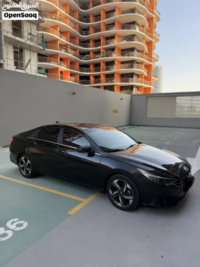 Hyundai Elantra SEL 2