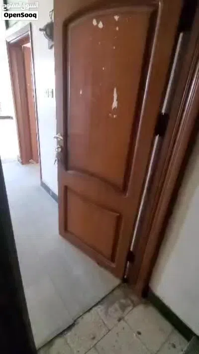 شقه في برج سكني حديث شارع الزبيري امام البنك المركزي 4