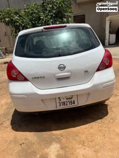 Nissan Versa Standard 2