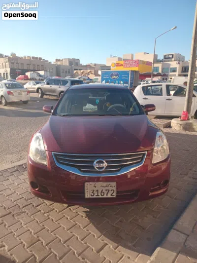 نيسان التيما Standard 4