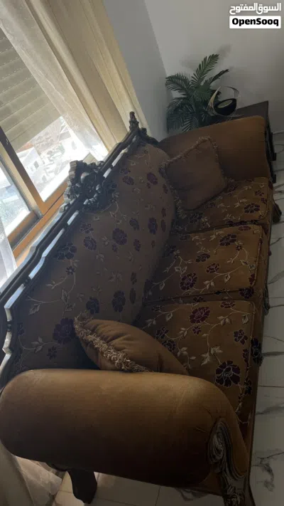 طقم كنب بيت مستعمل خفيف وأنيق ونظيف ولا فيه اي تلف او طبع او حروق او مزع 4
