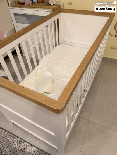Baby cot and mattress 4