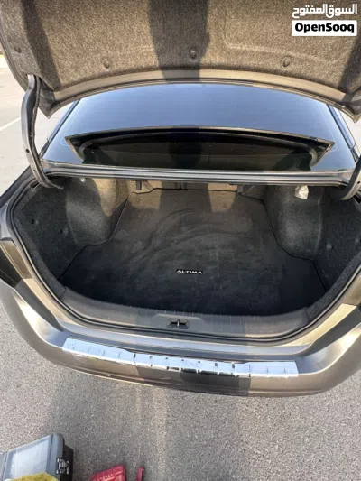 Nissan Altima SR 4