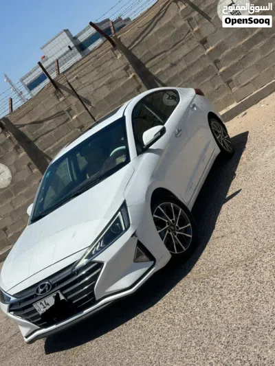 Hyundai Elantra Sport 2