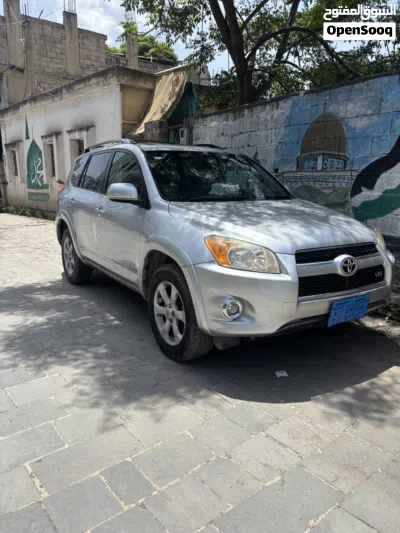 Toyota RAV 4 Limited 2