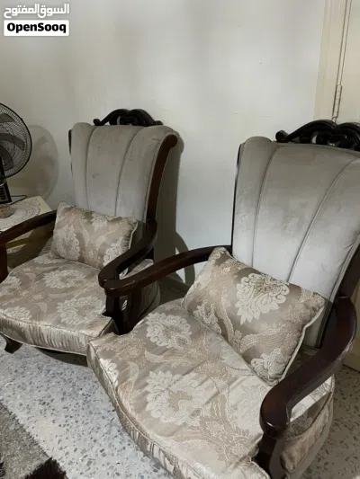 طقم كنب مكون من أربع قطع كبير ووسط ومقعدين خشب زان كامل 3