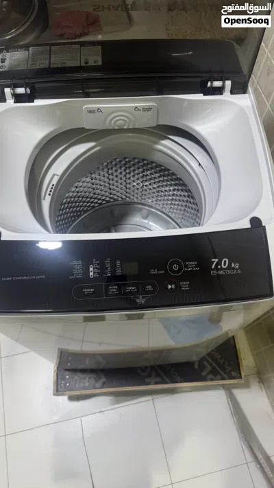 Looks new condition Sharp washing machine with 2 year extended replacement guarantee 3