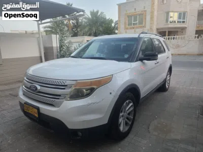 Ford Explorer XLT 4