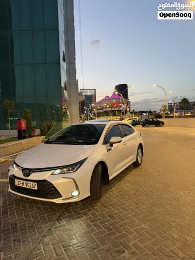 Toyota Corolla LE 2