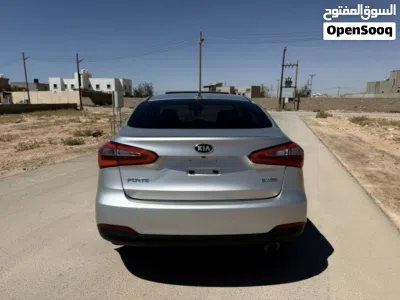 Kia Forte LXS 4