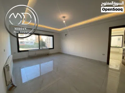 شقة جديدة للبيع خلدا العوجانية مساحة 235م طابق أول 4 نوم تشطيب وديكورات فاخرة اطلالة جميلة بسعر مميز 2