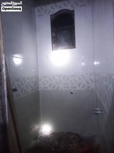 بيت للبيع وسط السوق والخدمات 4