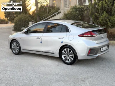 Hyundai Ioniq Standard 4