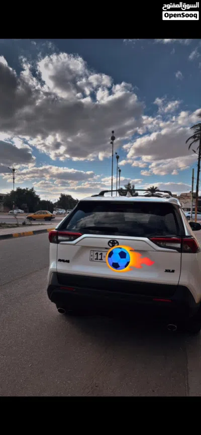 Toyota RAV 4 XLE 2