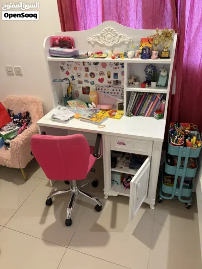 Kids table and chair 2