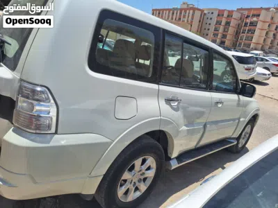 Mitsubishi Pajero GLS 3