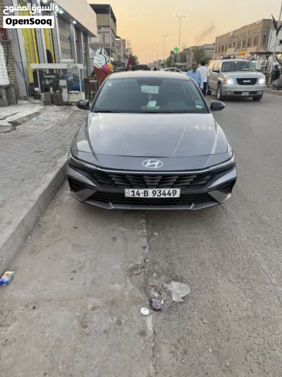 Hyundai Elantra SEL 2