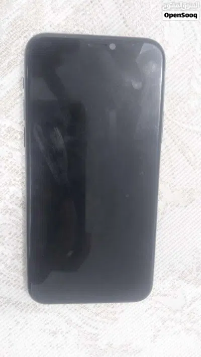 ايفون 11 pro بحاله ممتازه للبيع 2