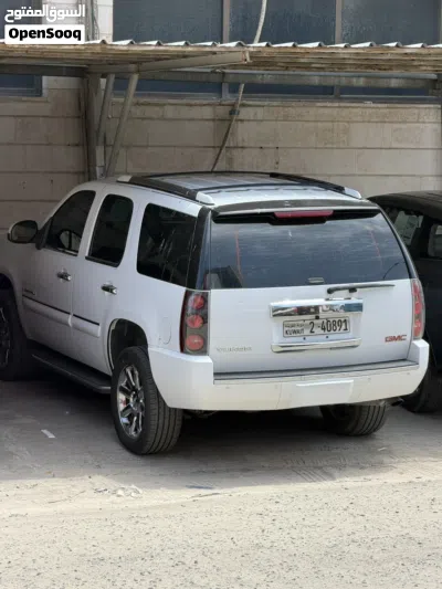 GMC Yukon Denali 2