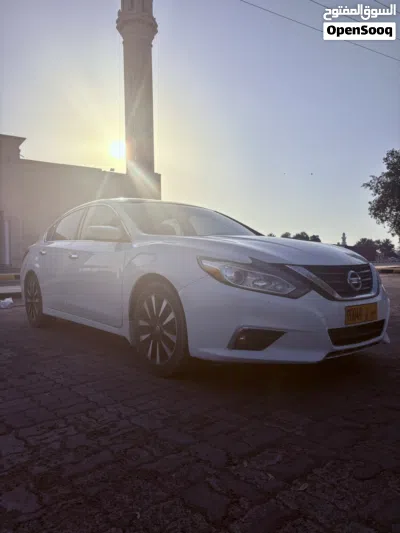 Nissan Altima SV 4