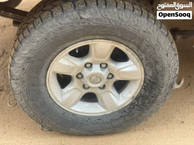 محل ملابس شبابي للبيع كامل إيجاره 1000دينار 2
