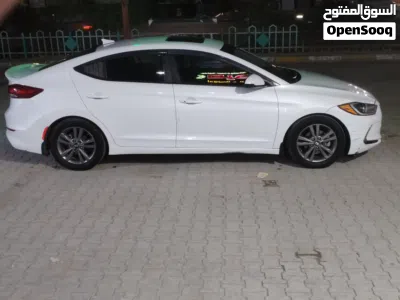 Hyundai Elantra Standard 4