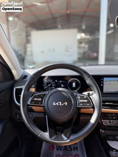 Kia Seltos EX 2