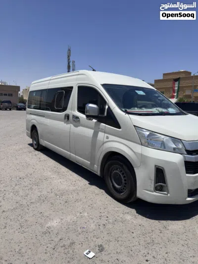 Toyota Hiace Standard 3