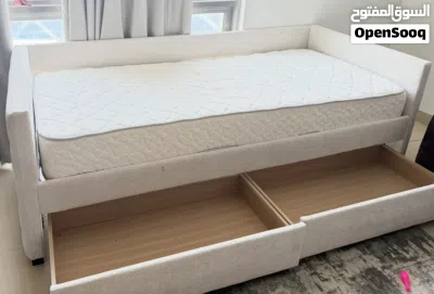 Dimension of this cot is 90*120 pan home cot with mattresses 2