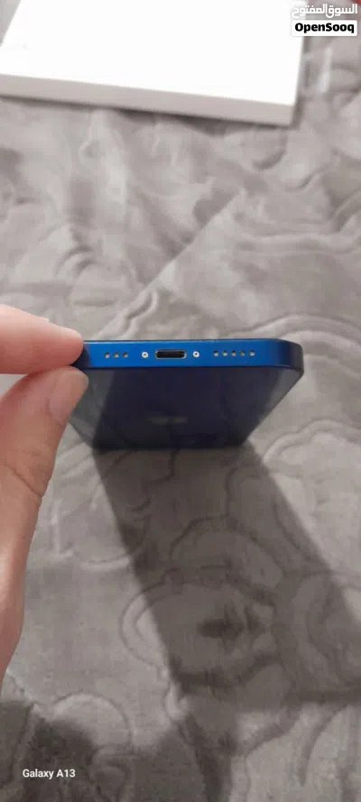 iPhone 12 وكالة مش مغير أي قطعة يدعم الشحن الاسلكي ماكسيف ويدعم شبكة 5G معاه اغراضه وملحقات 3