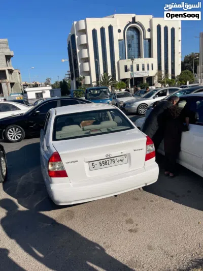Hyundai Verna EX 2