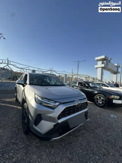 Toyota RAV 4 LE 2