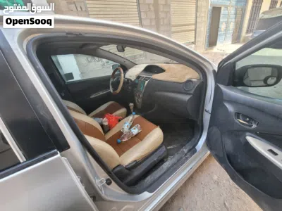 Toyota Yaris S 4