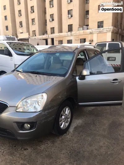 Kia Carens Standard 2