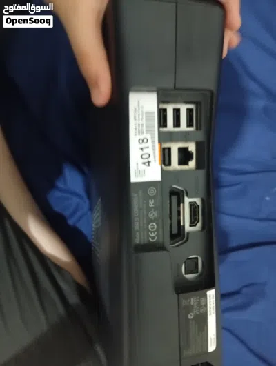 السلام عليكم معروض للبيع جهاز إكس بوكس 360 (360 Xbox نظيف جداً وبحالة الوكالة الجهاز شغال 100 وبدون 3