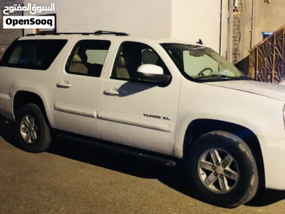 GMC Yukon XL 3